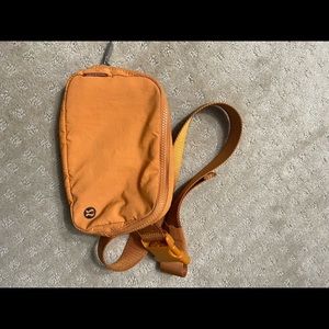 Lululemon everywhere belt bag